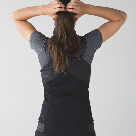 Lululemon Kanto Catch Me Vest Black Hooded Ponytail V Inverted back - Picture 13 of 14